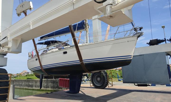 Barca a vela natante Jeanneau 34.2