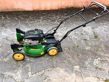 Tosaerba John Deere JS63C