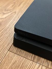 PS4 con 1 controller e giochi