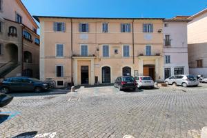 Piazza Garibaldi, appartamento ingresso indipenden