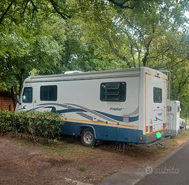 Camper americano 8 metri Pursuit