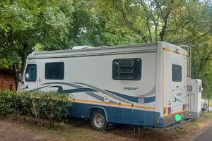 Camper americano 8 metri Pursuit