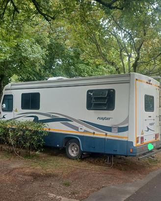 Camper americano 8 metri Pursuit