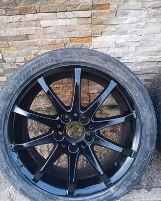 Set 4 Cerchi in Lega 17" Neri Lucidi + Pneumatici