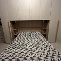 Camera da letto matrimoniale con letto contenitore