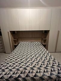 Camera da letto matrimoniale con letto contenitore