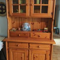 mobilio in legno per taverna e mansarda.