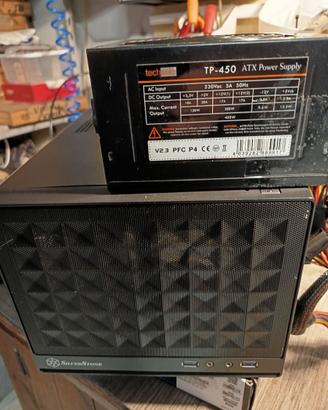 Case Silverstone Micro ITX con alimentatore 450W