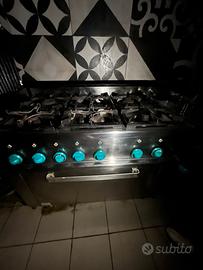 6 fuochi e forno a gas professionale