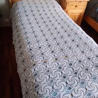 Copriletto singolo in cotone lavorato a mano