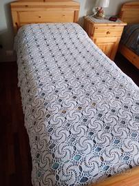 Copriletto singolo in cotone lavorato a mano