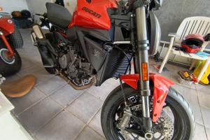 DUCATI MONSTER