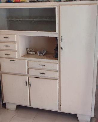 arredamento d'epoca ed elettrodomestici 