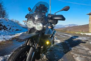 Moto Guzzi V85 Strada 