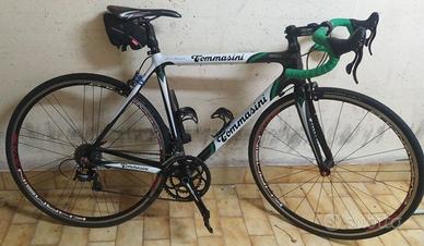 bici da corsa artigianale carbonio