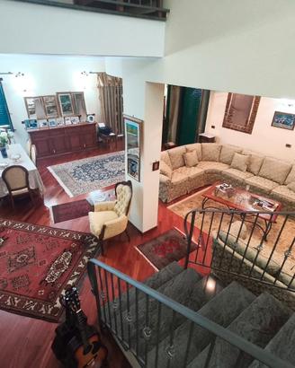 Villa a martelletto di ampia metratura