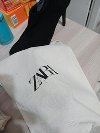 stivaletto con tacco a spillo nere 