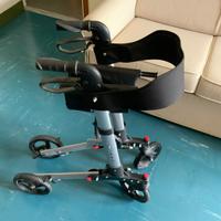 Deambulatore per anziani pieghevole