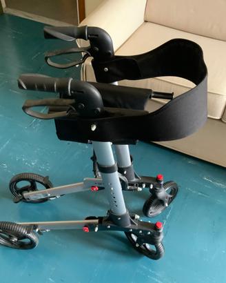 Deambulatore per anziani pieghevole