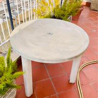 Tavolo bianco tondo da giardino/ terrazzo
