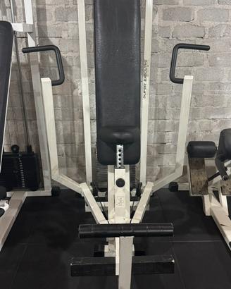 Chest press technogym