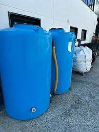 N’ 4 serbatoi d’acqua in polietilene blu