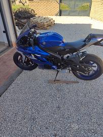 moto Yamaha YZF R6 2021