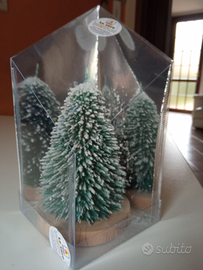 Albero di Natale in cera decorato