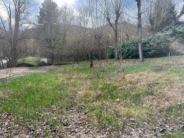  Terreno agricolo con magazzino 