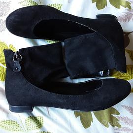 Ballerina con cinturino alla caviglia