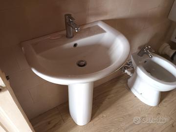 lavabo completo di rubinetto