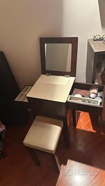 Mobiletto trucco