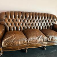 Divano Chesterfield + 2 Poltrone in Vera Pelle