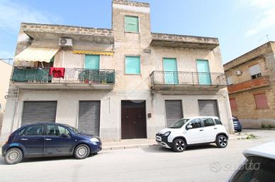3 LOCALI A PACECO
