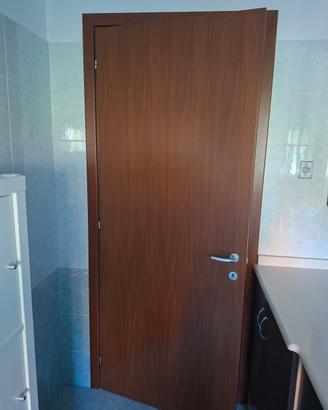 Porta Interna in Legno completa di telaio e bordo