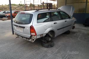 Ford focus sw 1800 td 2004 Ricambi