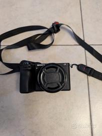 Sony Alpha 6700 con accessori