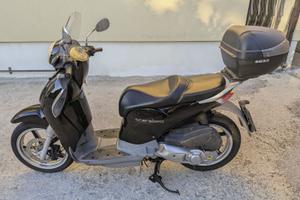 APRILIA Scarabeo 200 anno 2012 con bauletto
