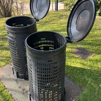 Coppia bidoni porta sacco rifiuti