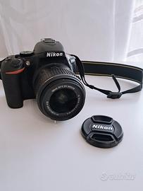 Macchina fotografica Nikon D5600 + kit 18-55 VR