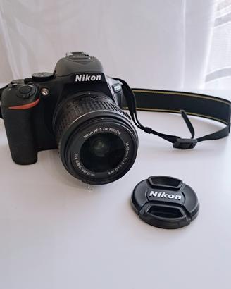 Macchina fotografica Nikon D5600 + kit 18-55 VR