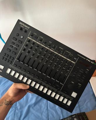 Roland TR-8S