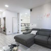 CPM4 AMPIO E LUMINOSO CINQUE LOCALI IN CENTRO AD A