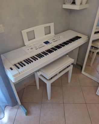 Pianoforte Digitale Yamaha DGX-650 White