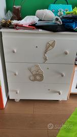 lettino e cassettiera 