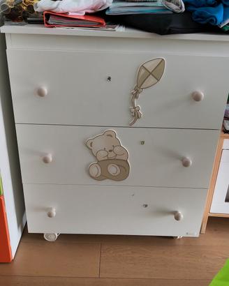 lettino e cassettiera 