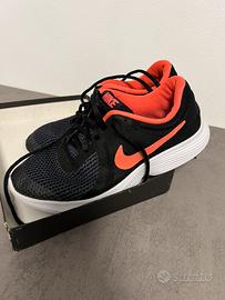 scarpe da ginnastica Nike revolution 4