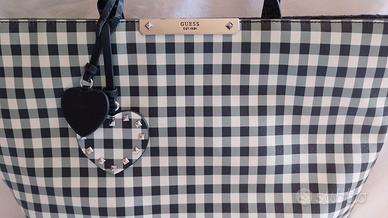 Borsa Guess a quadretti bianca e nera