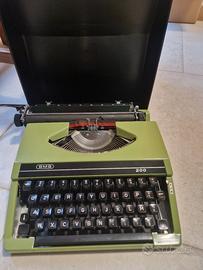 Macchina da scrivere BMB serie 200