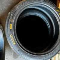 Gomme semislick Pirelli 235/45 R18